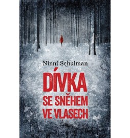 Dívka se sněhem ve vlasech